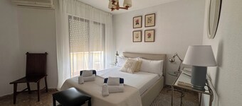 Magnificent Duplex newly renovated very bright and facing the sea. Parking