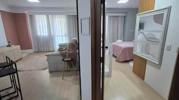 Iron/ironing board, WiFi