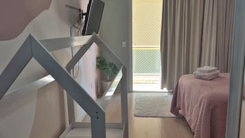 Iron/ironing board, WiFi