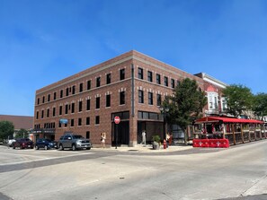 Exterior - Eugene Hotel (Monroe)