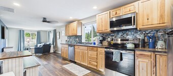 Mountain View Cabin -  2-bedroom cabin with game room, downtown Packwood