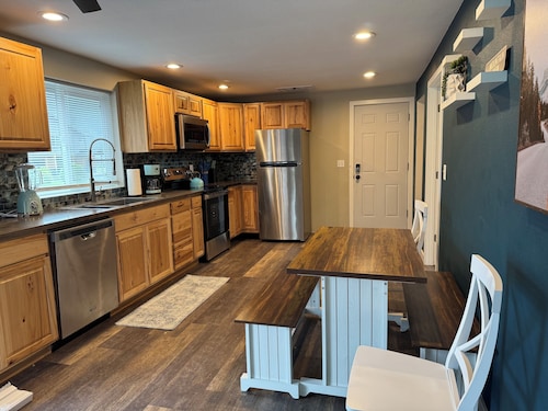 Mountain View Cabin -  2-bedroom cabin with game room, downtown Packwood