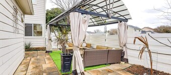 Katy Family Home with Patio Pergola and Grill