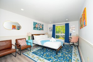3 habitaciones, tabla de planchar con plancha, wifi y ropa de cama 