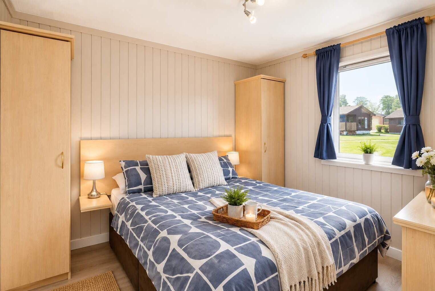 3 Schlafzimmer, Schreibtisch, Bügeleisen/Bügelbrett, Reisekinderbett