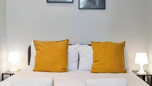 Unclassified image, 3 of 16, button - Edinburgh City Centre & Shore - Free Parking -WiFi (Edinburgh)