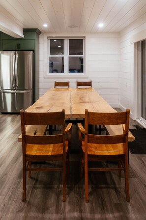 Dining - The Lodge, Algonquin Woods (Perry)