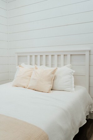 WiFi, bed sheets - Maple Haven, Algonquin Woods (Perry)