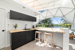 Fridge, oven, toaster, cookware/dishes/utensils - The Nest at Bellevue (North Frontenac)