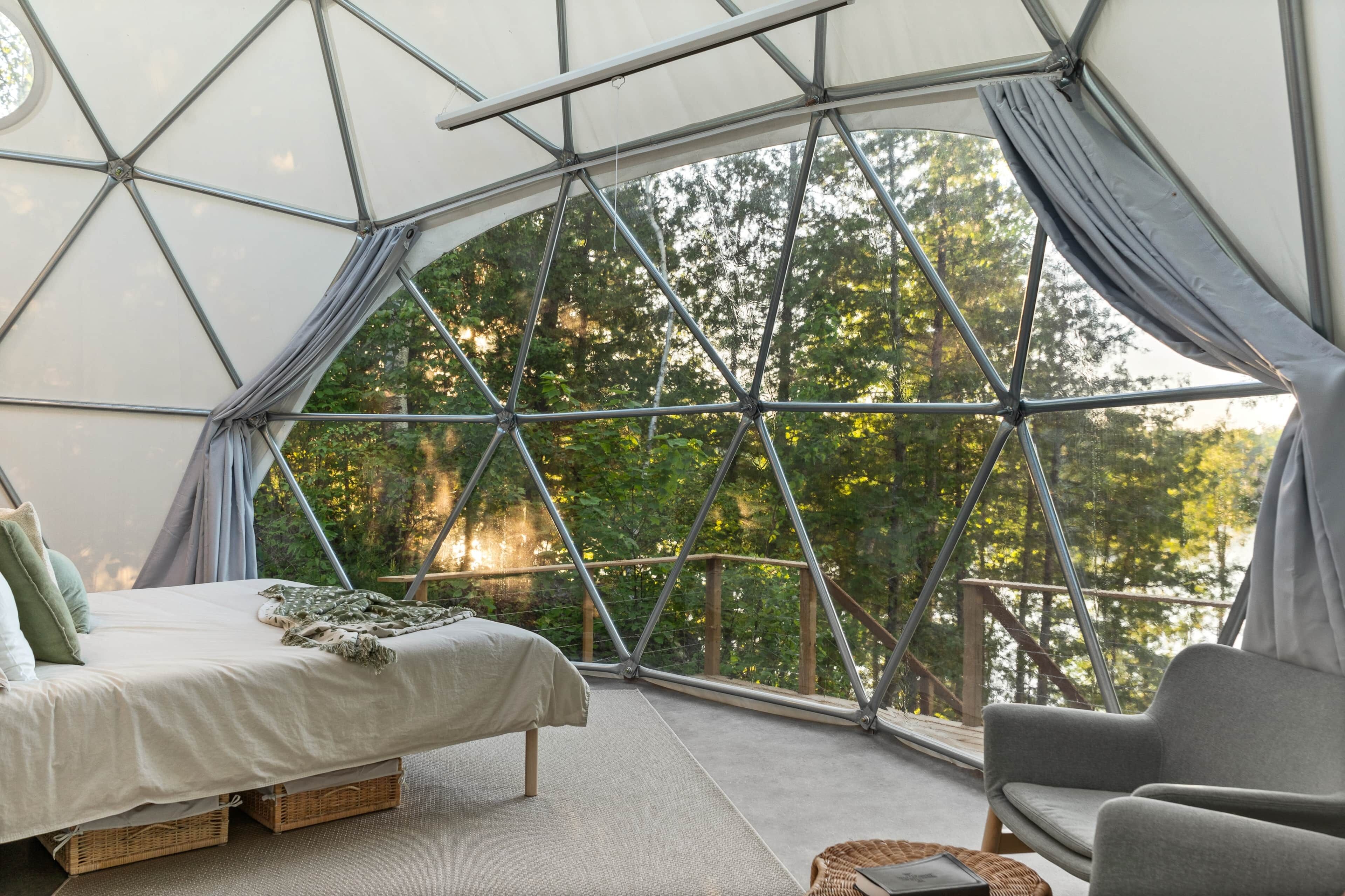 1 bedroom, bed sheets