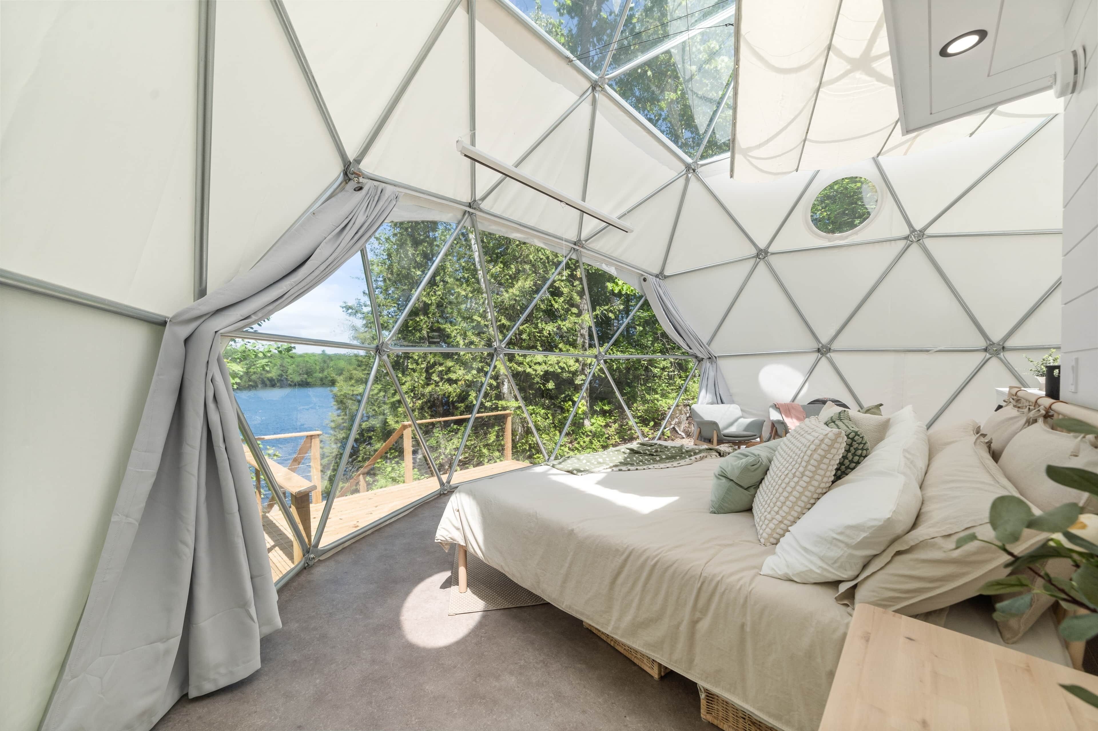 1 bedroom, bed sheets