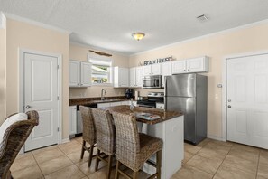 Kitchen - Entire Home: Quiet West End - Dazed by the Beach (Laguna Beach)