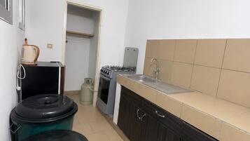 Fridge, oven, blender, spices