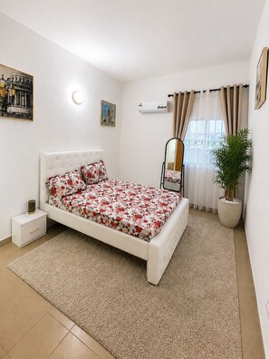 Iron/ironing board, Internet, bed sheets - Furnished residence in a residential area of bingerville (bingerville)