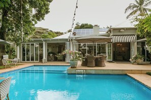 2 outdoor pools - Highlands House (Harare)