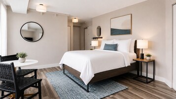 Classic Studio, 1 Queen Bed, Kitchen | Hypo-allergenic bedding, iron/ironing board, cribs/infant beds
