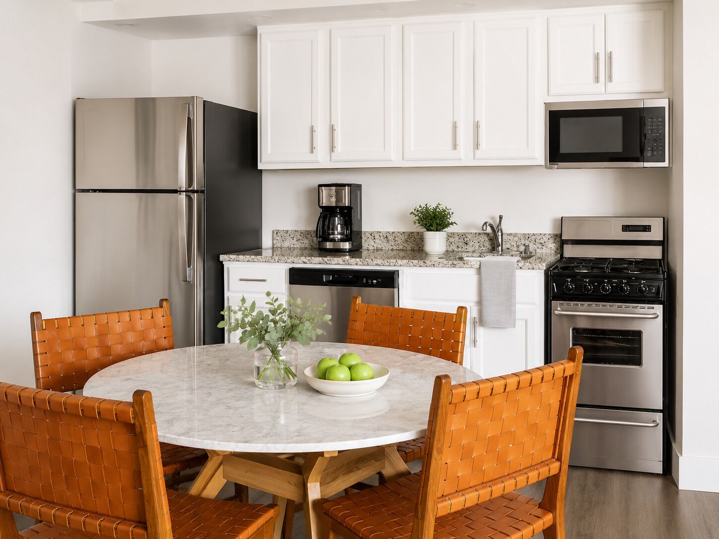 Standard-Apartment, 2 Schlafzimmer | Eigene Küche | Großer Kühlschrank, Mikrowelle, Ofen, Herdplatte