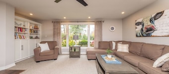 3 BEDROOM COTTAGE- 6 minute walk to Lake Huron Sandy beach. Sunsets, campfires