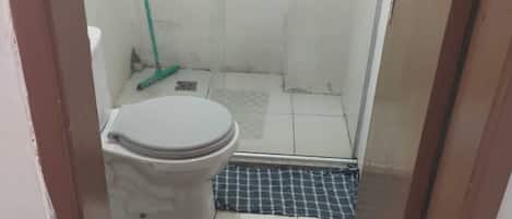 Handtücher, Seife, Toilettenpapier