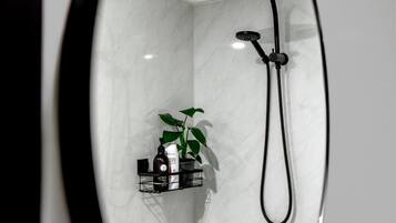 Shower, towels