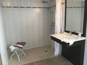 Shower - Le Gîte de la Potière - PERSAC (PERSAC)