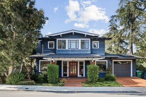 Exterior - New 6 bed Mission Hills Home |Huge Deck and Spa (San Diego)