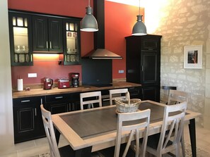 Dining - Domaine du Haut Vernay Scandinave (BOURNAND)