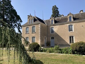 Exterior - Le Petit Gîte du Theil Au Servant (LA CHAPELLE-VIVIERS)