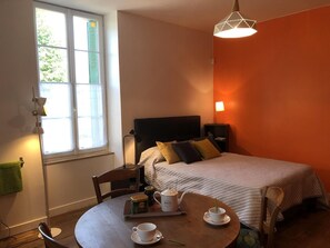 Room - Vrbo Property (LAVOUX)