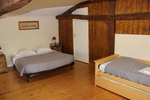 Room - Vrbo Property (DIENNE)