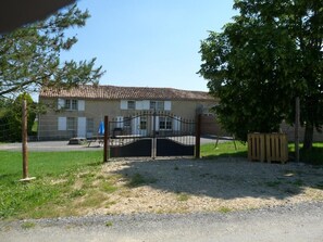 Exterior - Vrbo Property (DIENNE)