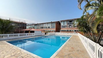 Apartment | Pool | 10 outdoor pools