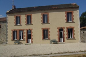Exterior - Vrbo Property (LATHUS-SAINT-REMY)