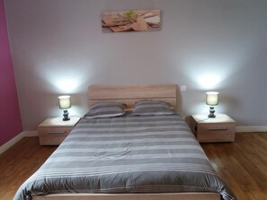 Room - Vrbo Property (LATHUS-SAINT-REMY)