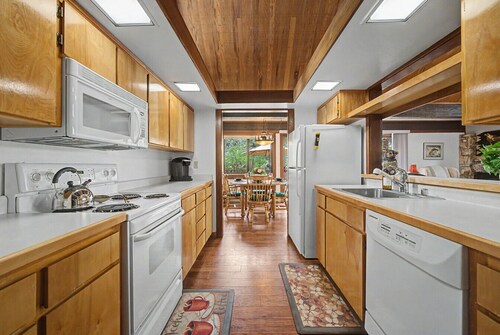 Your Private Knoll Retreat | fenced yard, relaxing setting