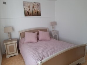 Room - Les 3 Nichoirs - LIGUGE (LIGUGE)