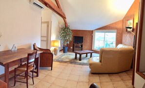 Living area - Les Trois Rivières - PERSAC (PERSAC)