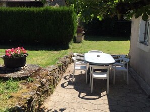 Outdoor dining - Les Trois Rivières - PERSAC (PERSAC)