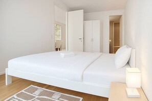 Iron/ironing board, WiFi, bed sheets - Montchoisi 2.5 Apt Near Gare/Ouchy Smart Lock (Lausanne)