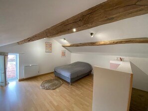 Room - Vrbo Property (LAVOUX)