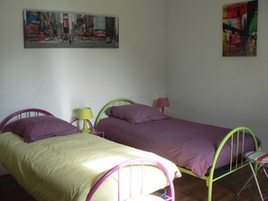 Wheelchair access - La Maison du Roy Henri (LINIERS)