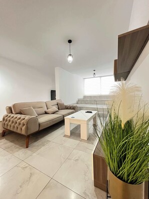 TV - Swieqi Large 2BDR Maisonette with Yard by PMI (Swieqi)