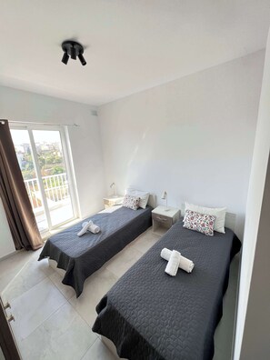 Iron/ironing board, WiFi, bed sheets - Swieqi 3BDR Penthouse with Terrace by PMI Malta (Swieqi)