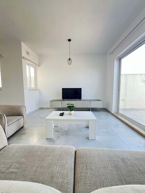 TV - Swieqi 3BDR Penthouse with Terrace by PMI Malta (Swieqi)