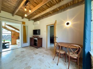 Dining - Vrbo Property (CHAUVIGNY)