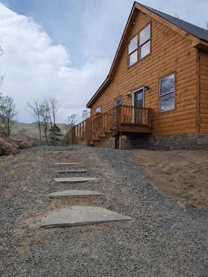 Exterior - Secluded Adirondack Cabin w/ Hot Tub & Mountain Views 3BR (Wells)