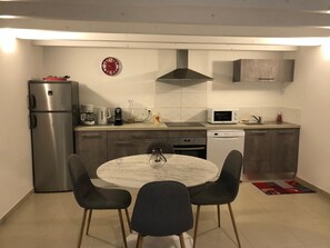 Private kitchen - Le Loft 1 - VOUNEUIL SOUS BIARD (VOUNEUIL SOUS BIARD)