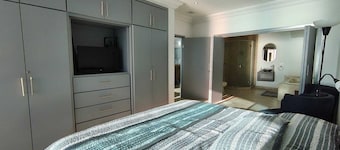 Oceanfront 3BR Baja - Pool, Sauna, Gym & Beach