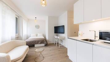 Desk, iron/ironing board, WiFi, bed sheets