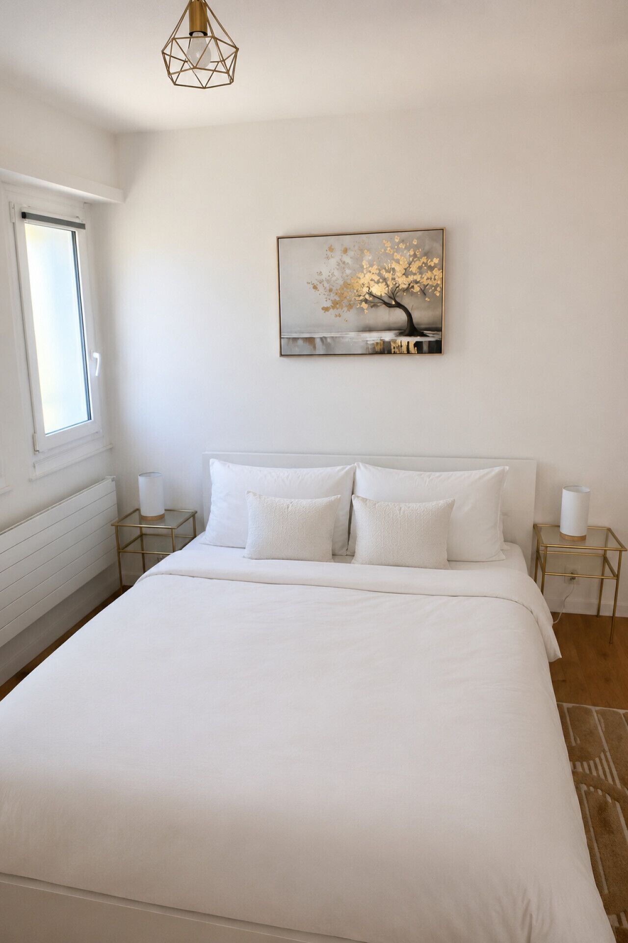 Desk, iron/ironing board, WiFi, bed sheets